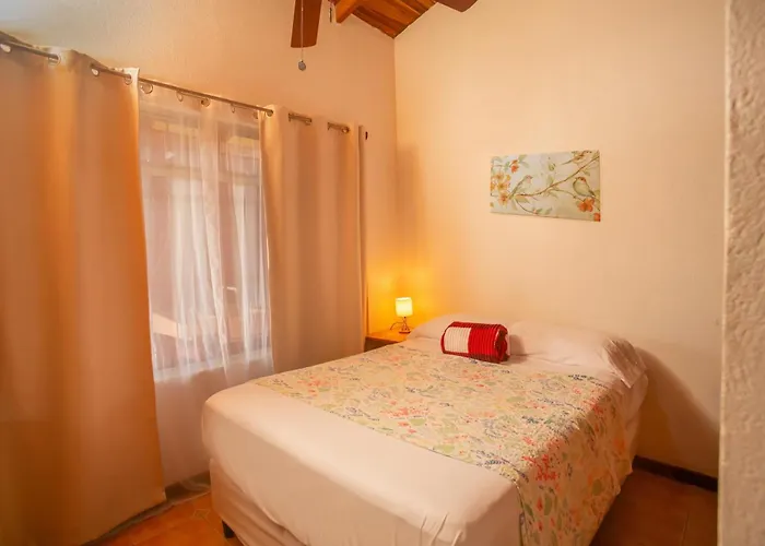 Сasa de vacaciones Cozy 2br Near Arenal, Walk To Town